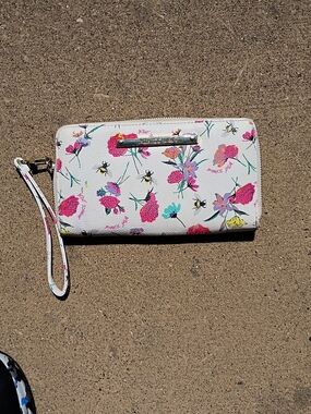 Betsey Johnson White Floral & Bee Zip-Around Wristlet Wallet